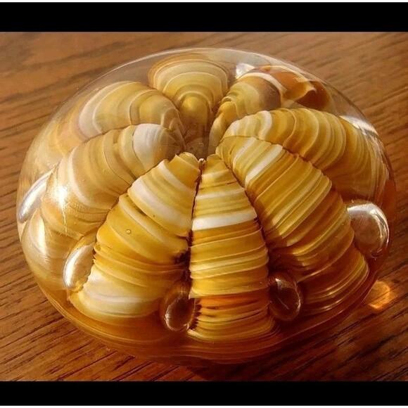 Paperweight Vintage 1970s St Clair yellow Art Glass ribbon controlled bubble - Picture 3 of 7